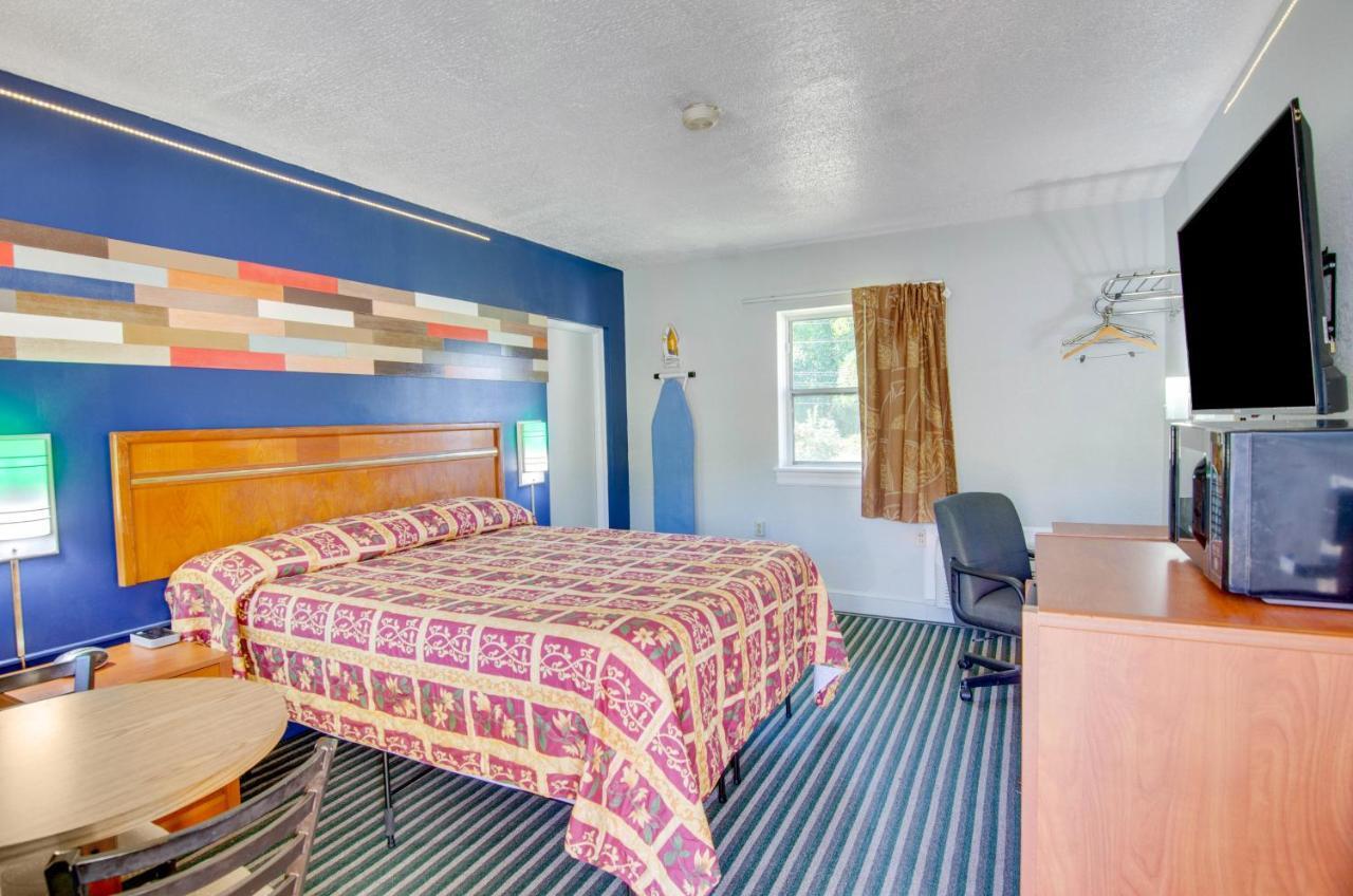 Scottish Inns Collinsville - Martinsville Exteriör bild