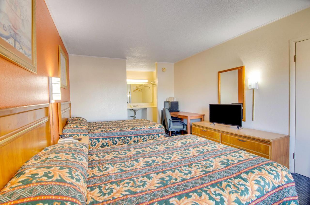 Scottish Inns Collinsville - Martinsville Exteriör bild