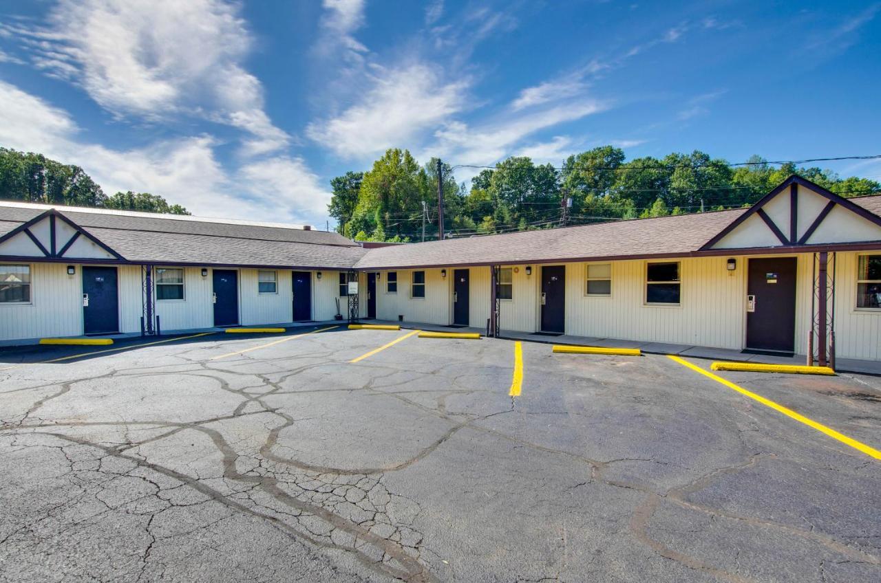 Scottish Inns Collinsville - Martinsville Exteriör bild